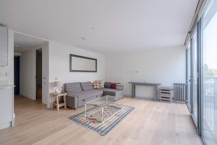 1bd City Retreat By The River Thames, Battersea - Chelsea