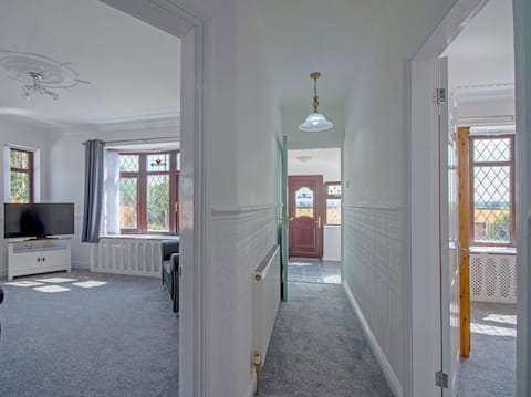 Popular Airbnb listing: Amazing views Belfry Golf NEC Birmingham Airport in Sutton Coldfield