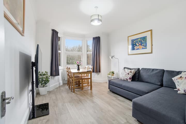 Modern 2 Bedroom Flat, Se6 - Londres