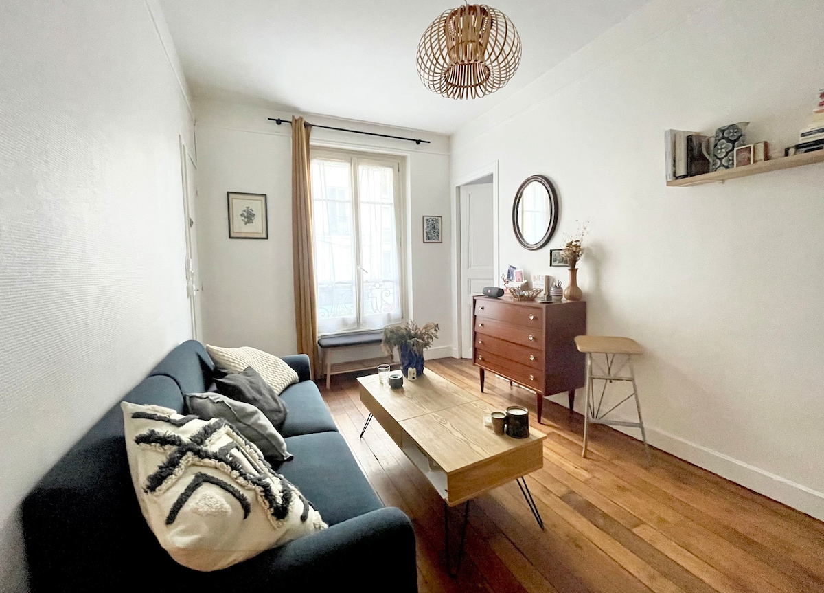 Top performing Airbnb: Charming 2-room apartment in Paris 10e Arrondissement