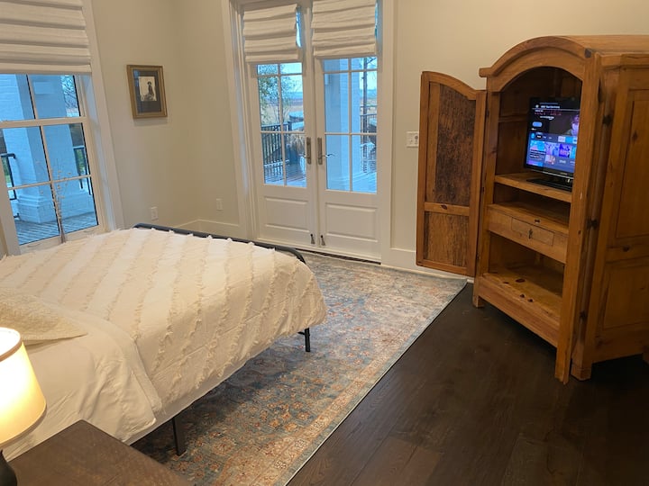 Labrador Lounge Bedroom, 1st Floor w/ French Doors to Porch