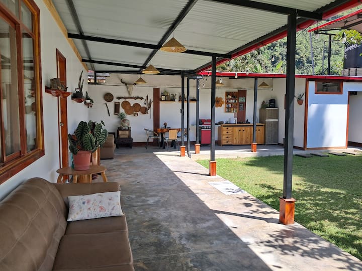 Acogedora Cabaña Habitación En El Jardín - Oxapampa