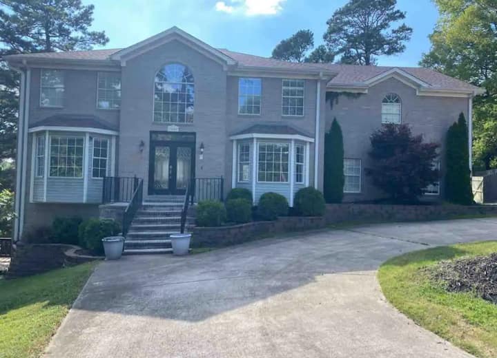 Executive Family Style Getaway Houses for Rent in Little Rock