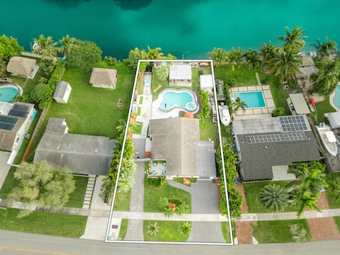 Waterfront Miami Resort : Pool, Spa, Kayaks & more