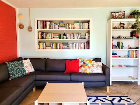 Top Airbnb: Cozy, comfy family home close to NRG & Med Center in Westbury