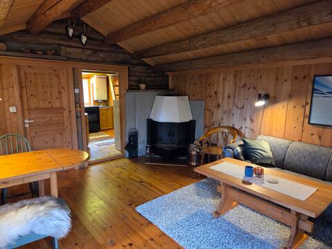 Top Airbnb: Authentic 200-year-old log cabin near ski slopes in Oppdal