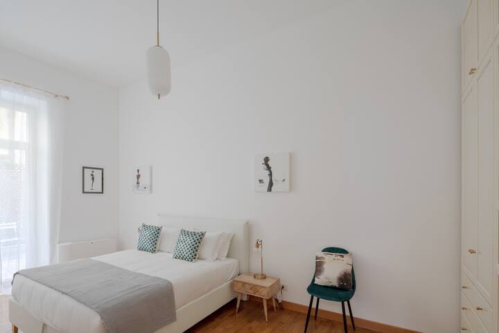 Elegant apartment with patio at Piazza Navona gallery image 5