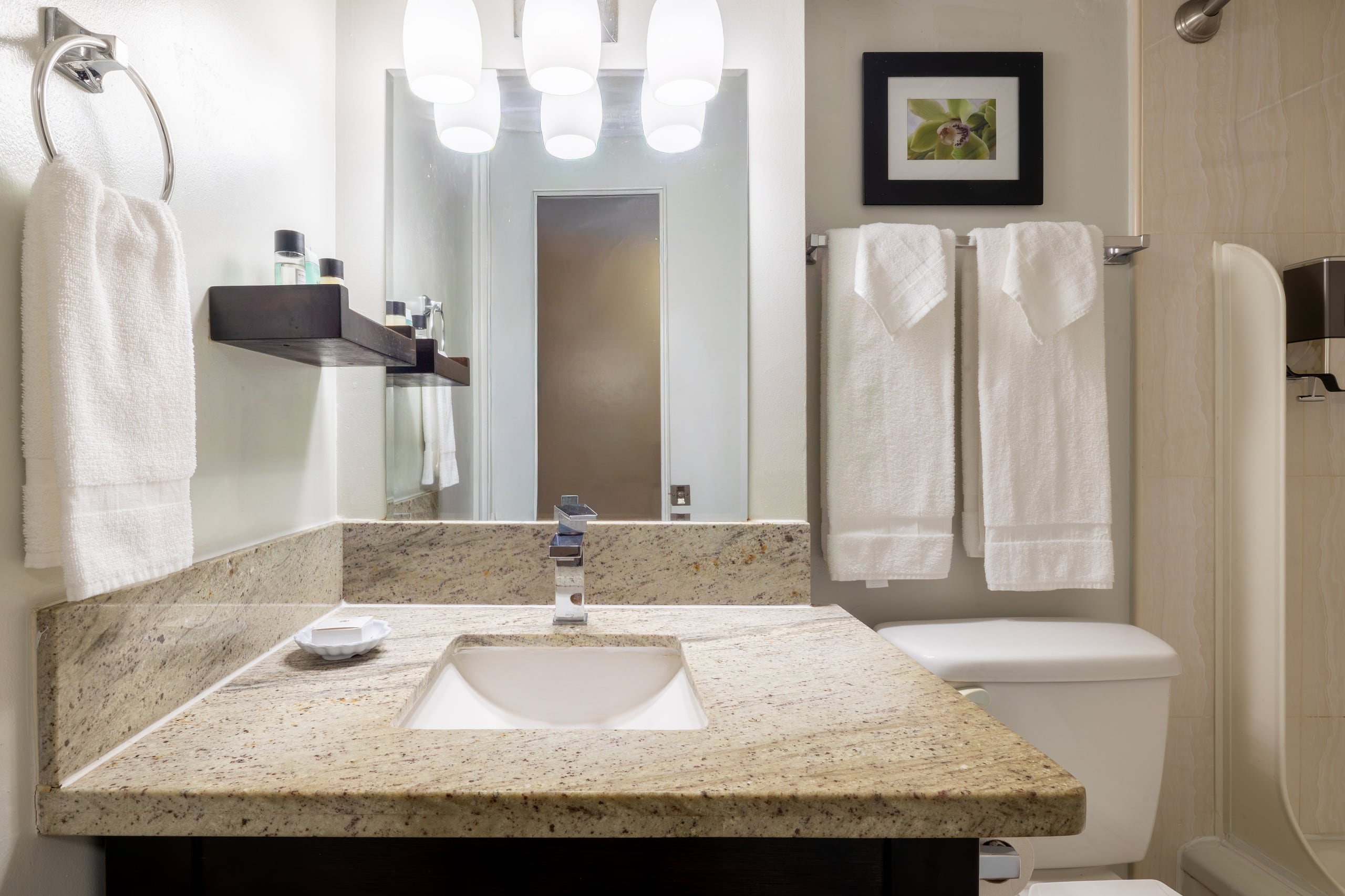 Summer Vacation Condo w/ Pool Access - Image 3