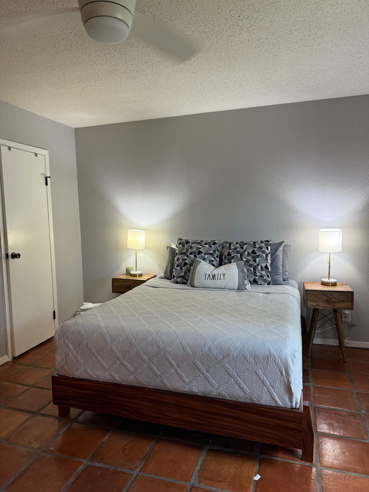 غرفة النوم 1