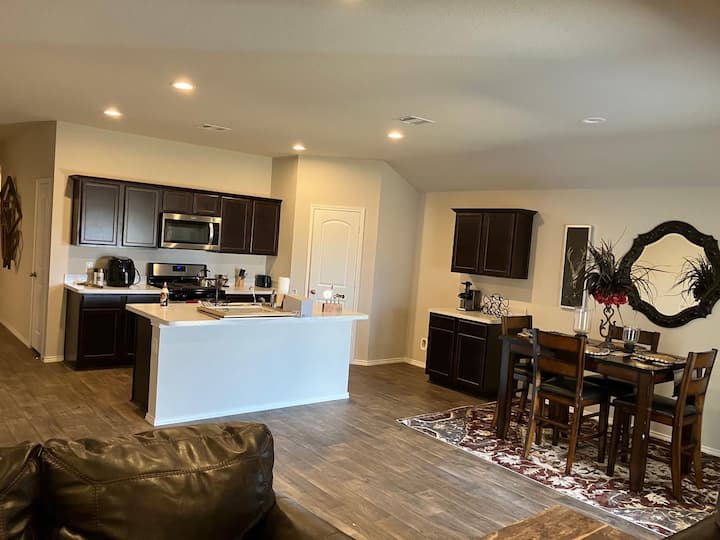 Beautiful&spaciousspace/suite Bedroom/freelaundry - Katy