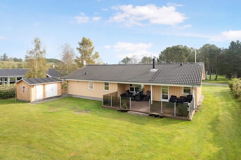 Lovely new cottage near beach forest and town