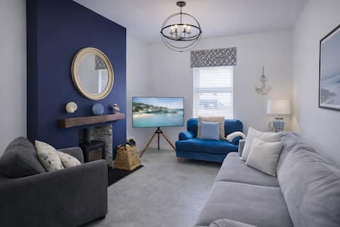 Sandy Beaches Portrush -Steps from Beach & Dining