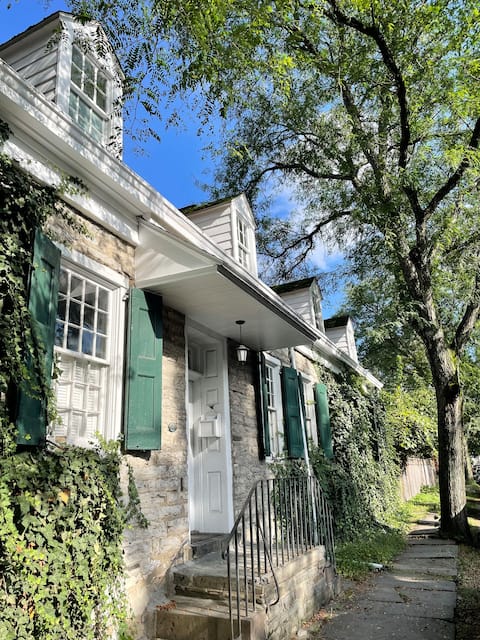 The Ivy on the Stone Manse