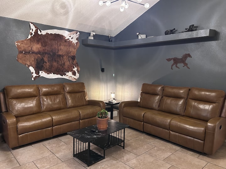 Full Home Cozy Stay On East, W/ Washer & Dryer - El Paso, TX