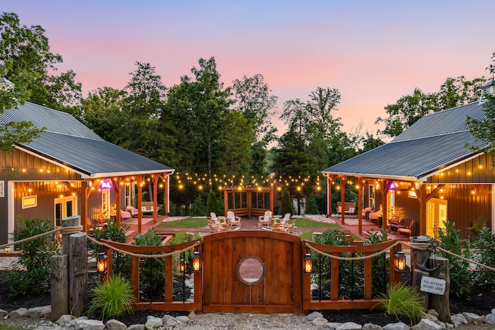 Private Retreat w/ Hot Tub + Celebration Annex