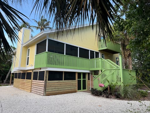 Island Paradise-The Sandy Banana-across from beach