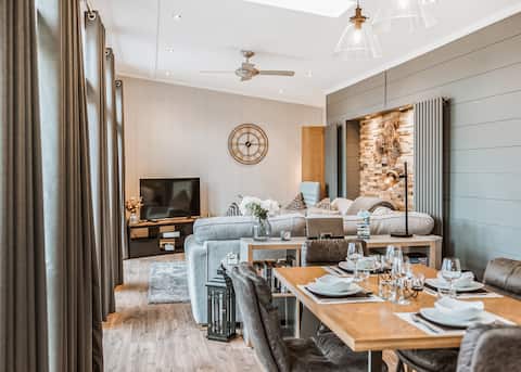 oak Lodge vip