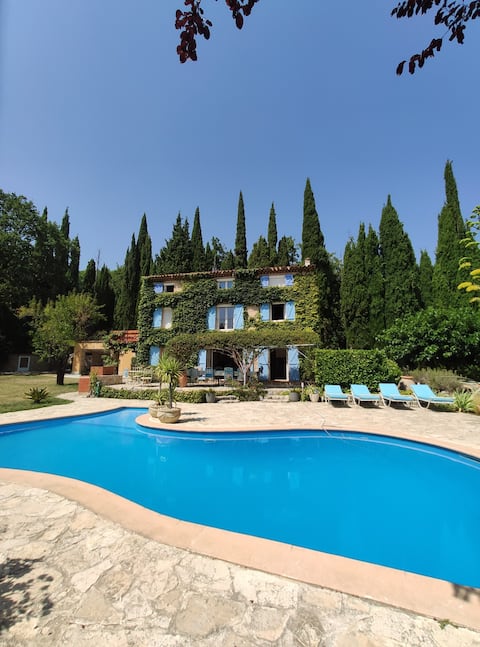 Elegant Provencal escape in absolute calm