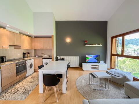 Mountain Views Penthouse | SKI | 3Rooms + Parking