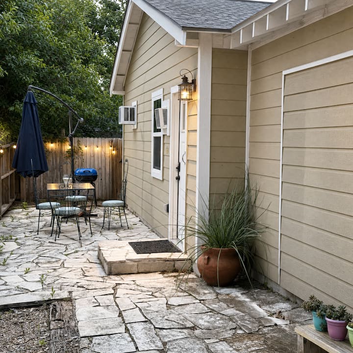 Pet-friendly Cottage Close To Downtown Seguin - Seguin, TX