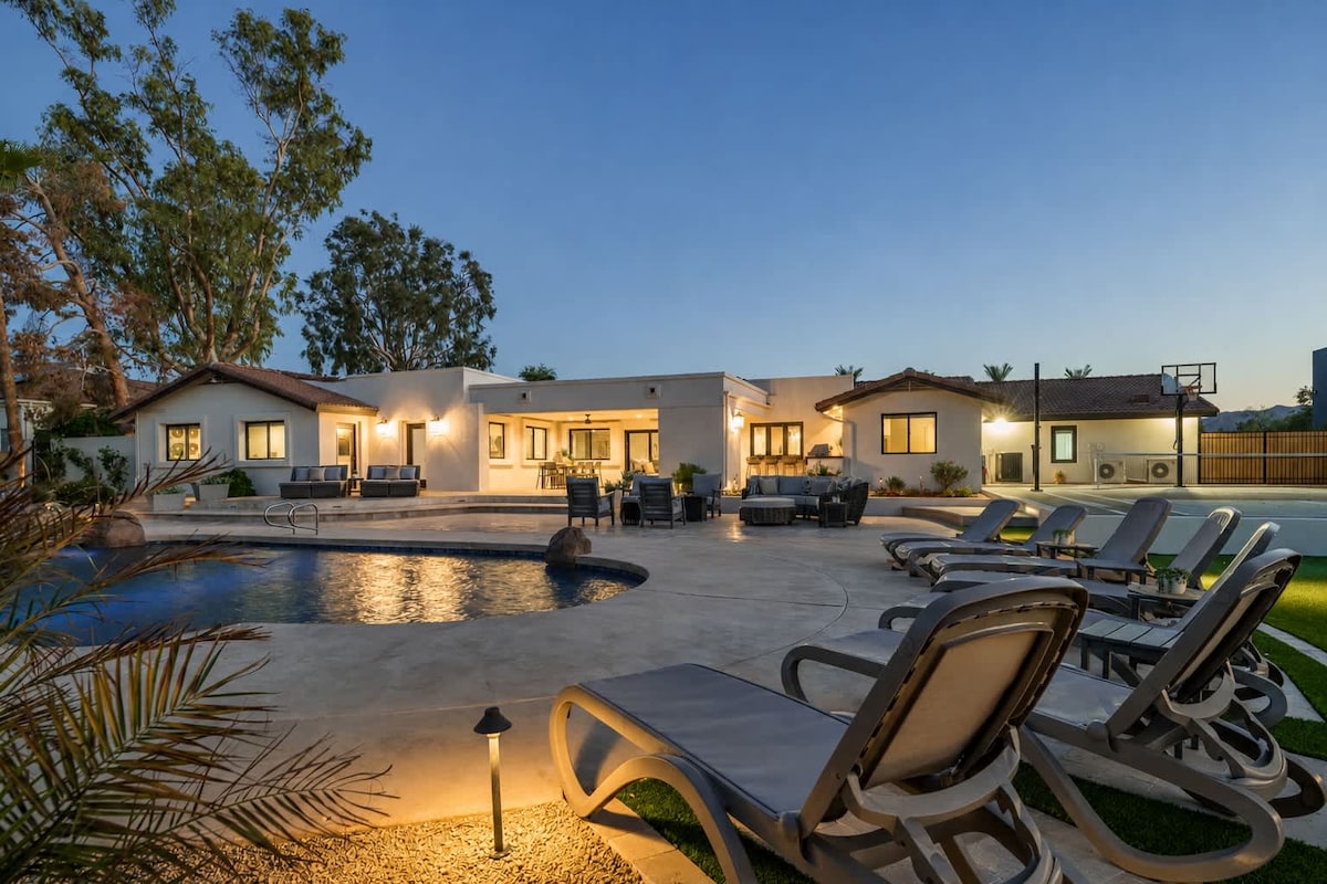 Charming Desert Retreat w/ pickle-ball, gym - Scottsdale