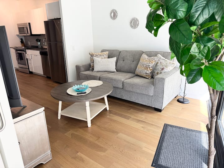 2 Bed Downtown Location Across From Arena