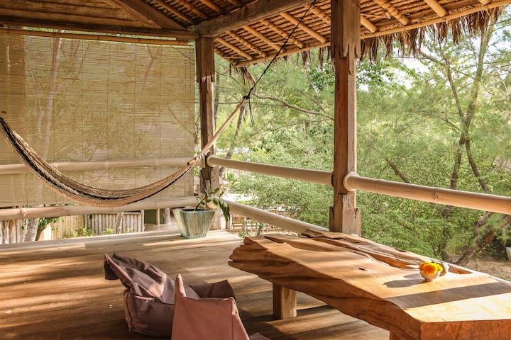 Maomeno Yoga Resort,  The Aritsts'  House - Gili Islands