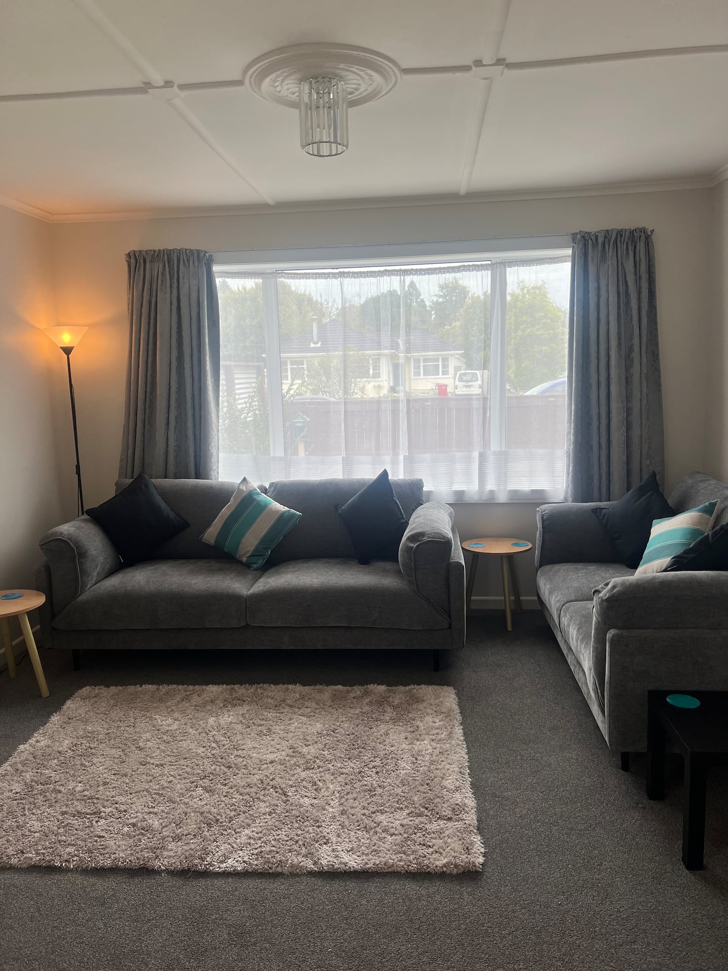 Cute 2 Bedroom Home With Garage! 2