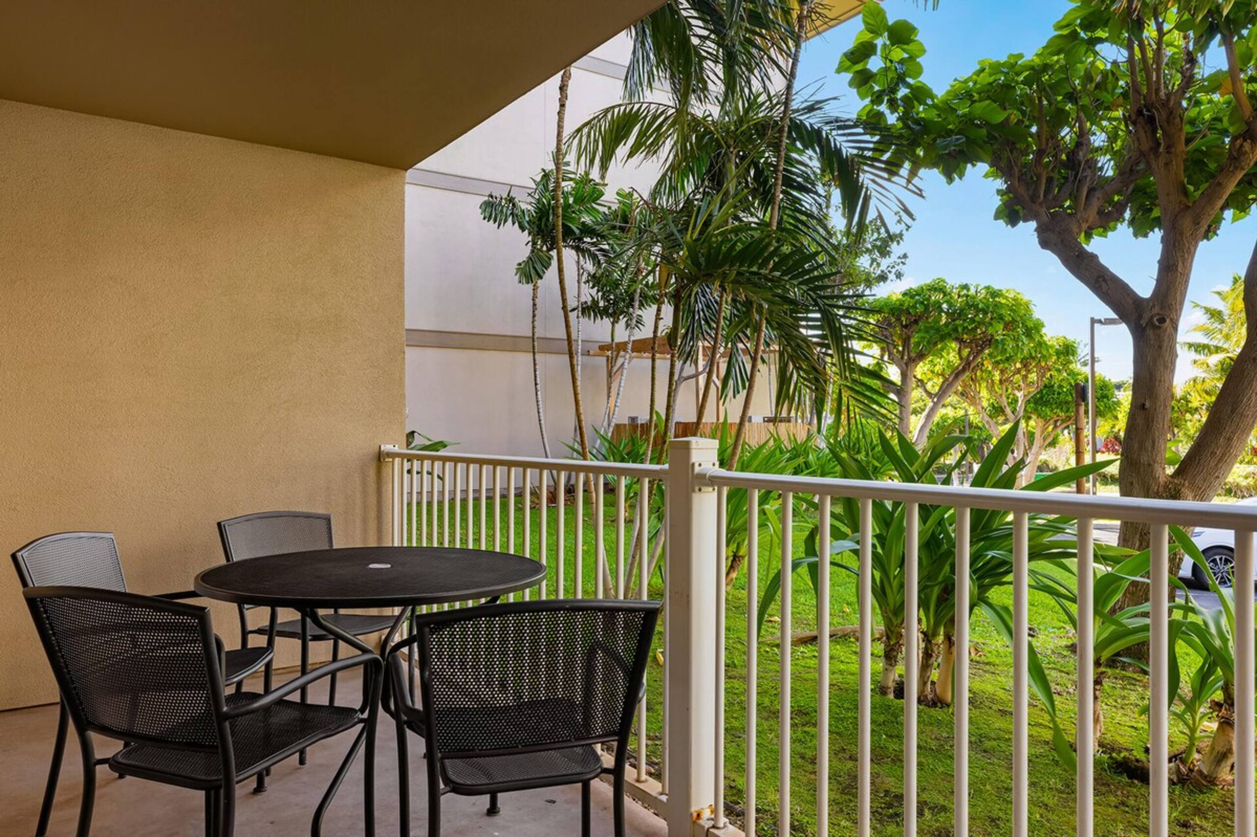 Condo in Kihei · ★4.92 · 1 bedroom · 2 beds · 1 shared bath - Image 6