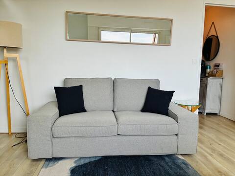 Popular Airbnb listing: Duplex Facing the Sea - Beach Access in Cabourg