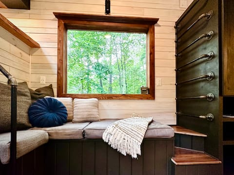 Top performing Airbnb: The Cardinal Camp’s- Tiny Mountain House in Fairview