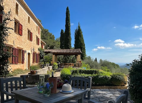 Le Mas du Mounestier, panoramic view