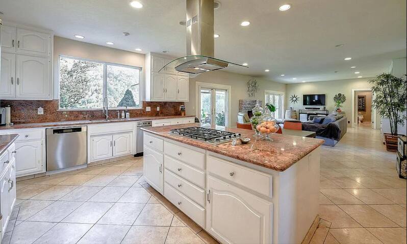 Skyhill gallery image 3