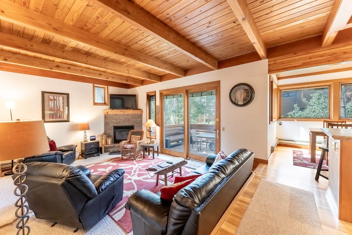 Keystone Townhome W/private Balcony & Shared Pool - Keystone, CO