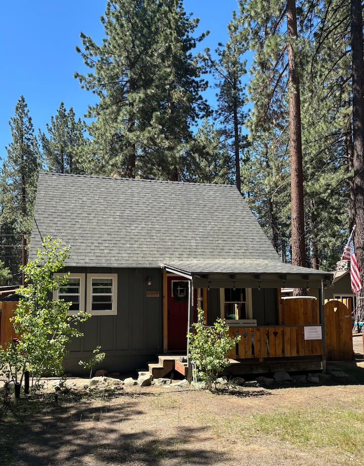 Lakeside Retreat 
South Lake Tahoe - South Lake Tahoe, CA