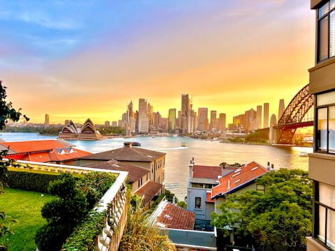 Guest Favourite: Iconic Opera House & Harbour view