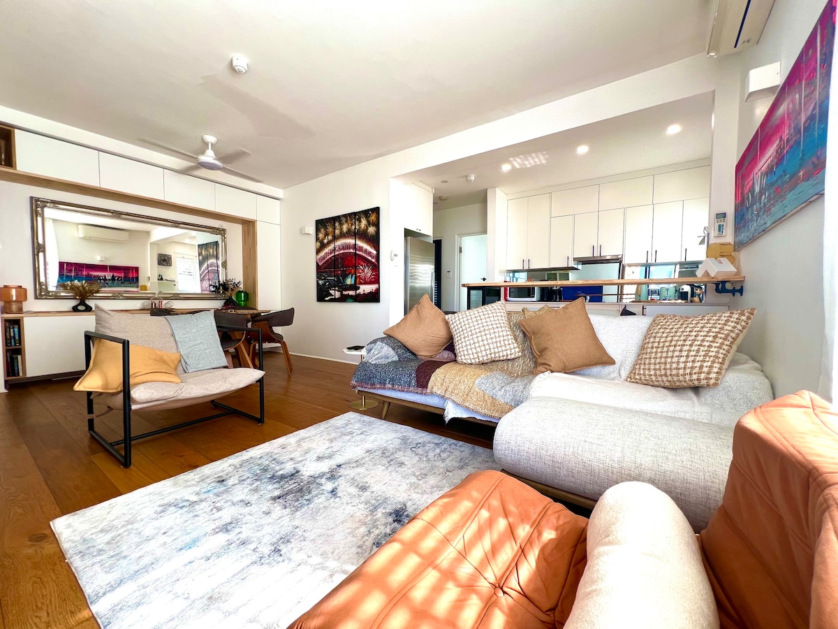 Top performing Airbnb: Kirribilli Harbour Stay | Walk to Ferry & cafés in Kirribilli