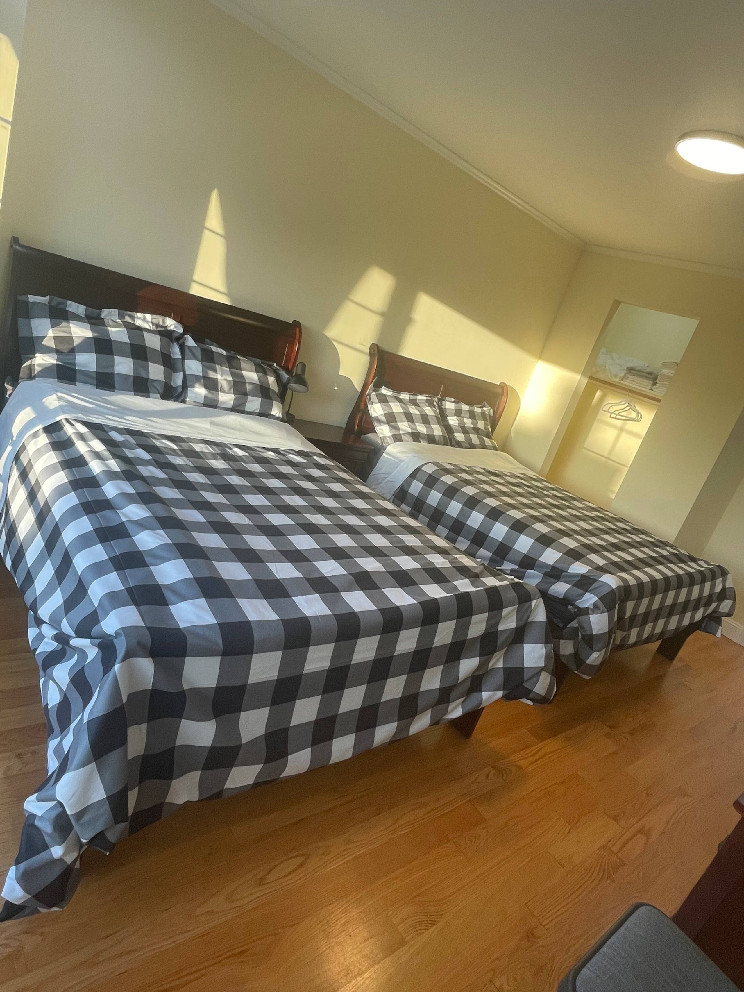 Villa in San Francisco · ★4.75 · 1 bedroom · 2 beds · Shared half-bath - Image 12
