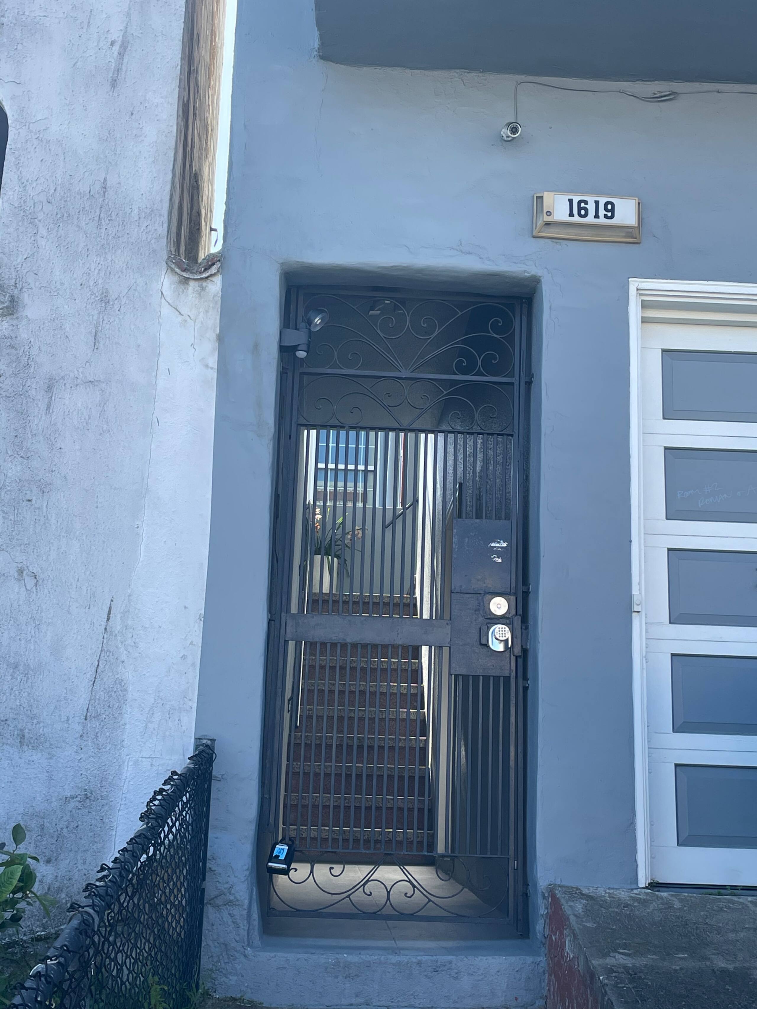 Villa in San Francisco · ★4.75 · 1 bedroom · 2 beds · Shared half-bath - Image 25