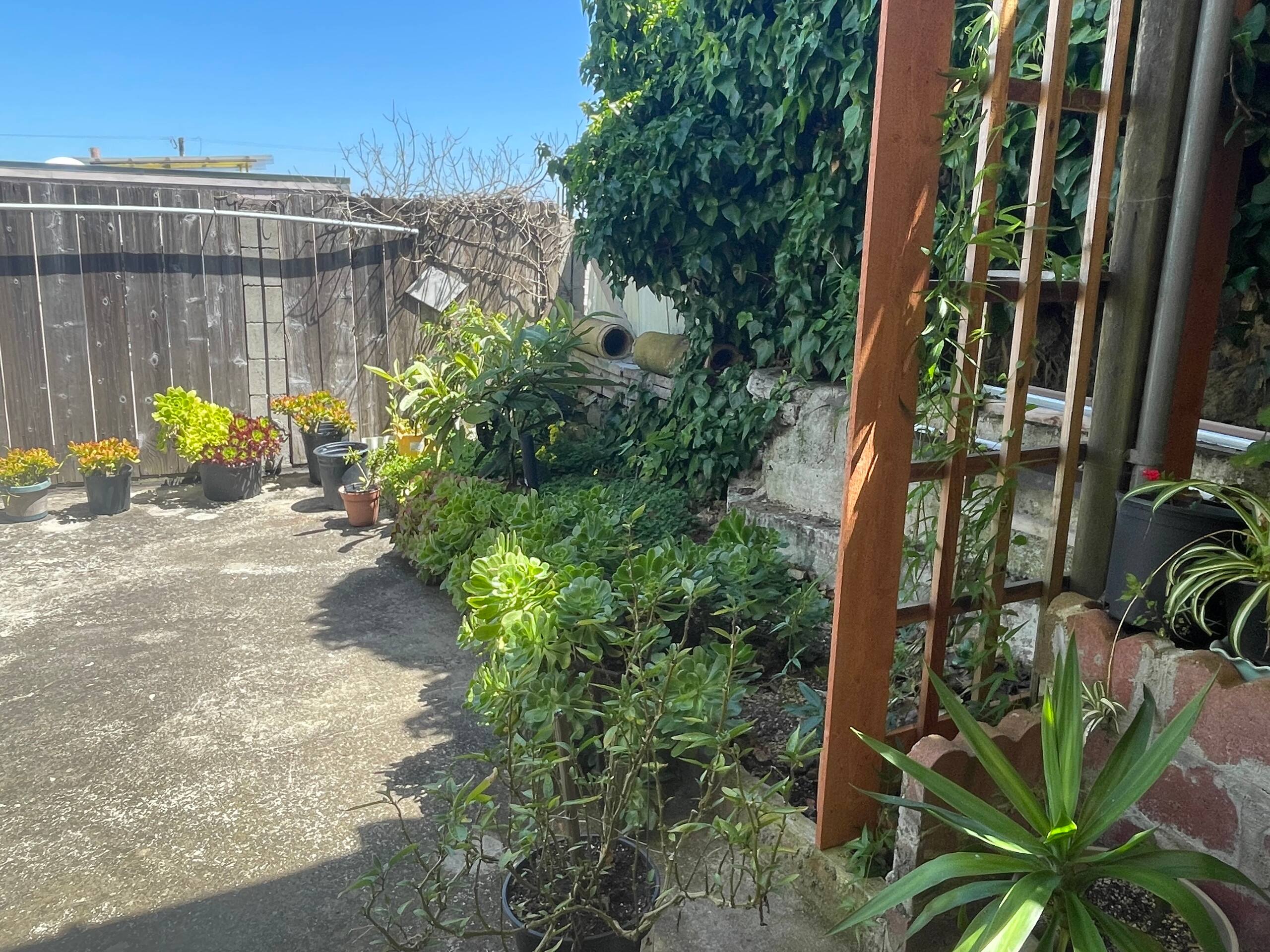Villa in San Francisco · ★4.75 · 1 bedroom · 2 beds · Shared half-bath - Image 21