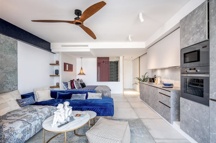 A Touch Of Luxury - Marbella