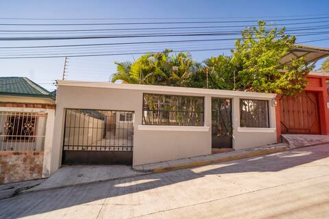 House in Santa Rosa with a garden and free WiFi