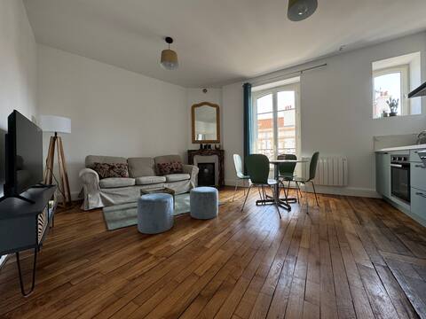 Popular Airbnb listing: Le Saint Fiacre (parking) presentation video in Diocèse De Nancy Toul