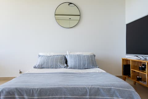 Popular Airbnb listing: BNB Premium N#1 - Relax Suite - Balcony+Wi-Fi+AC in Partido De Morón