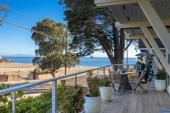 Beach Front Dream House! Hottub/E-Bikes/Surfboards gallery image 4