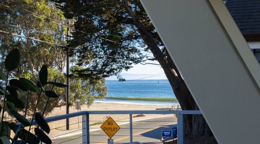 Beach Front Dream House! Hottub/E-Bikes/Surfboards gallery image 5