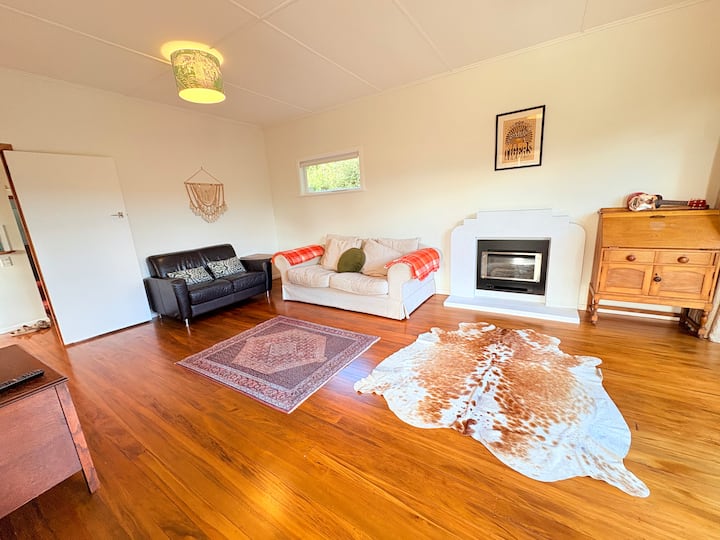 Warm, Cosy & Sunny, Overlooking Ahuriri - Napier