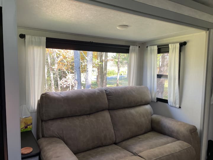 Tranquil Glamping - Animal Adventure Park, Harpursville