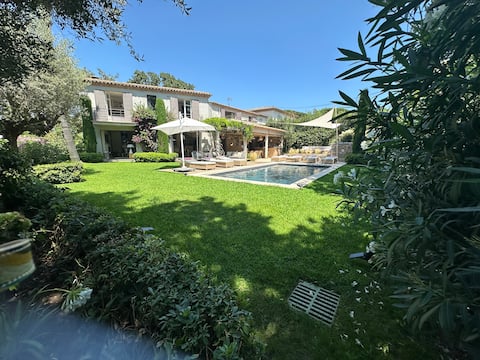 Saint tropez, quiet and bright villa