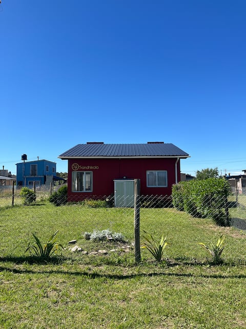 Sandhikala Cabins / 1 block from the sea